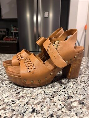 Women's Tan Platform Block Heel Sandals
